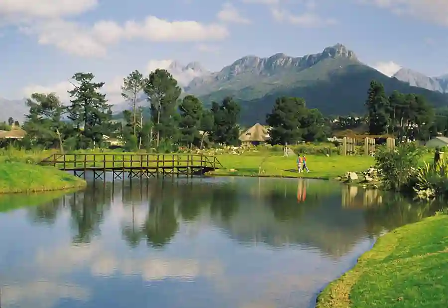 Stellenbosch med bjerge i baggrunden, Sydafrika