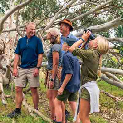 exceptional-kangaroo-island-tour-guide-with-family