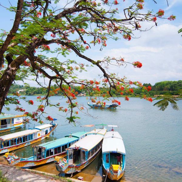 Vietnam  - perfume river