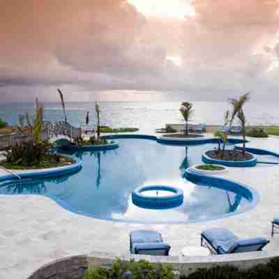 Der er fem store pools og en af verdens smukkeste strande på The Crane på Barbados