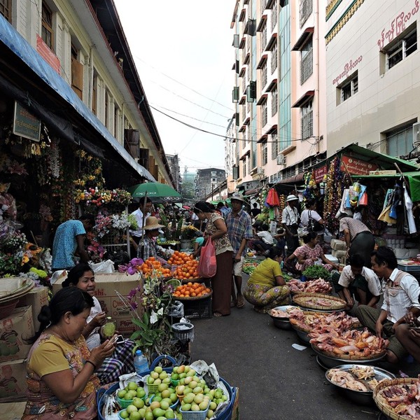 Gadehandlere i Yangon, Myanmar