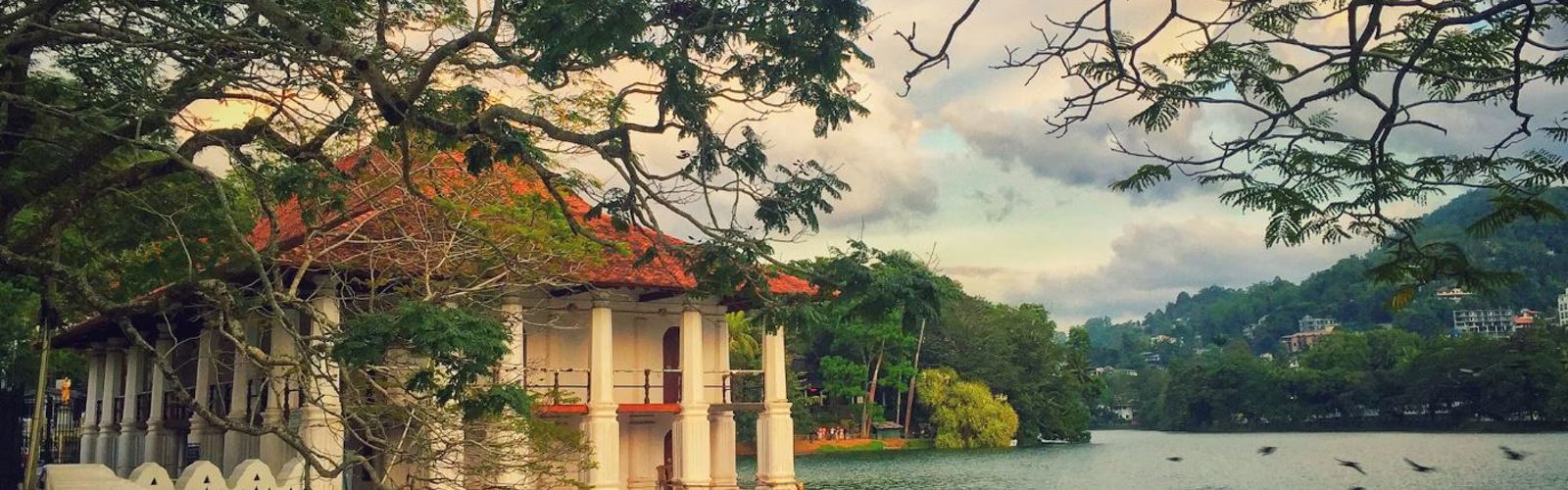 I:\AXUMIMAGES\Asien\Sri Lanka\Det centrale Sri Lanka\Kandy1