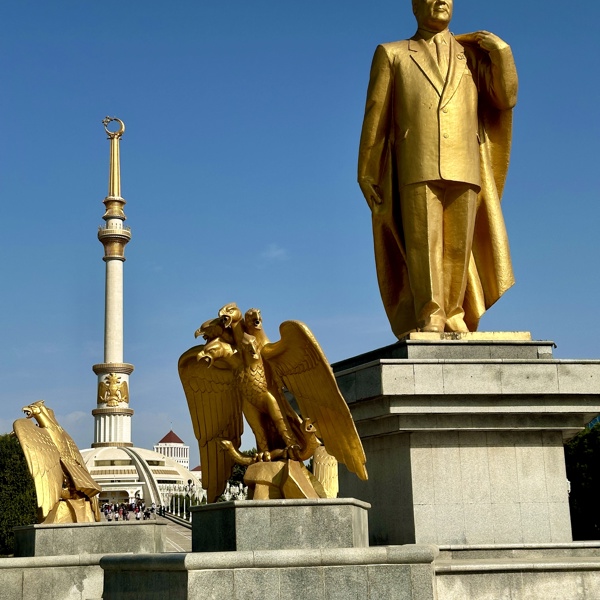 Statue af Turkmenistans tidligere præsident