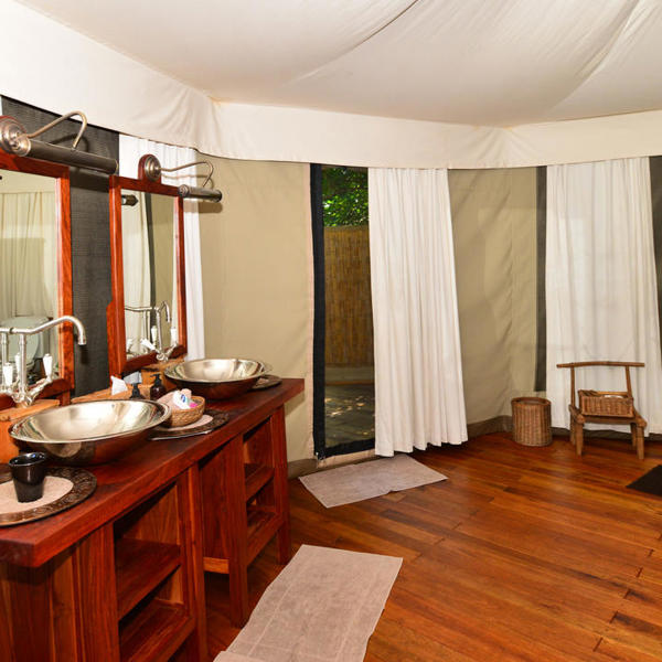 Badeværelse i et af teltene, Kanga Mana Pools