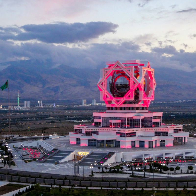 Futuristisk arkitektur i Ashgabat