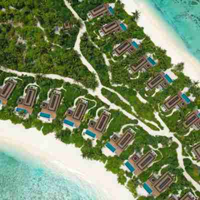 Beach Villaerne set fra luften på Pullman Muumutaa Maldiverne