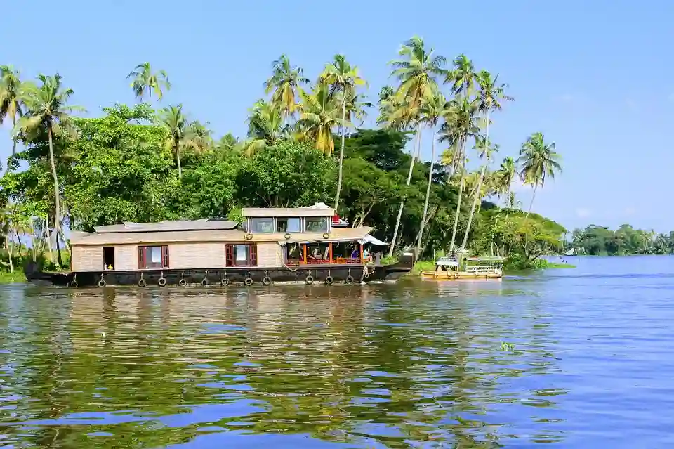 backwaters i kerala