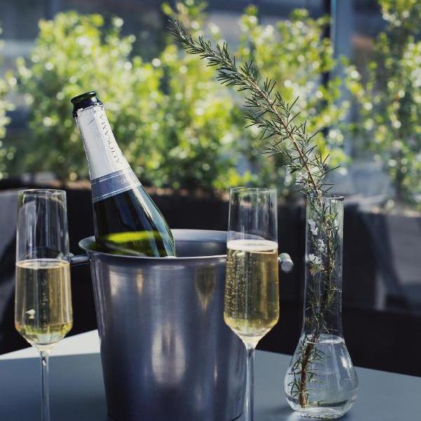 Met Hotel, La Paz, champagne