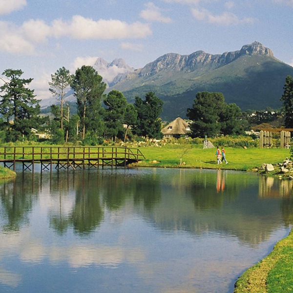 Stellenbosch med bjerge i baggrunden, Sydafrika