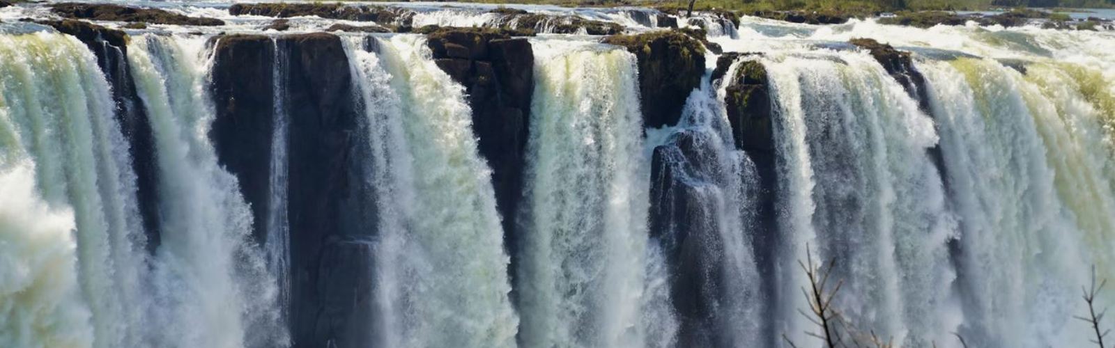 I:\AXUMIMAGES\Afrika\Zimbabwe\Vic Falls\Falls 2