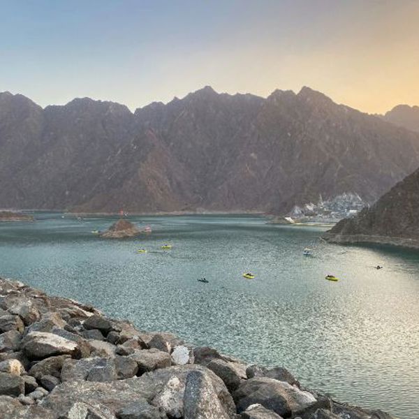 Rejser i Hatta byder på oaser af turkisblåt hav