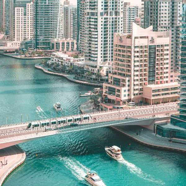 Bro og både i Dubai