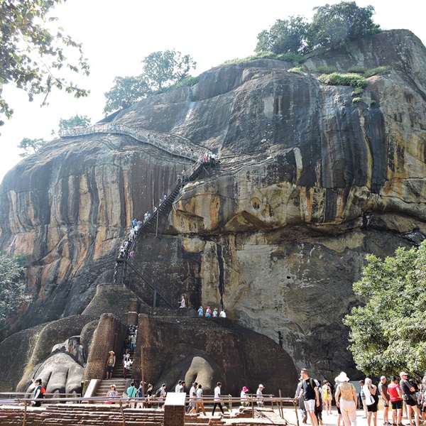 I kø ved Sigiriya, Sri Lanka
