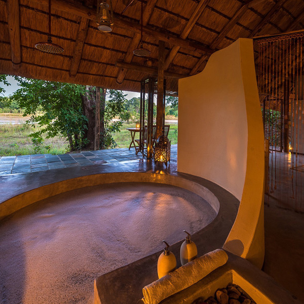 Badekar med udsigt på Kapamba, Zambia