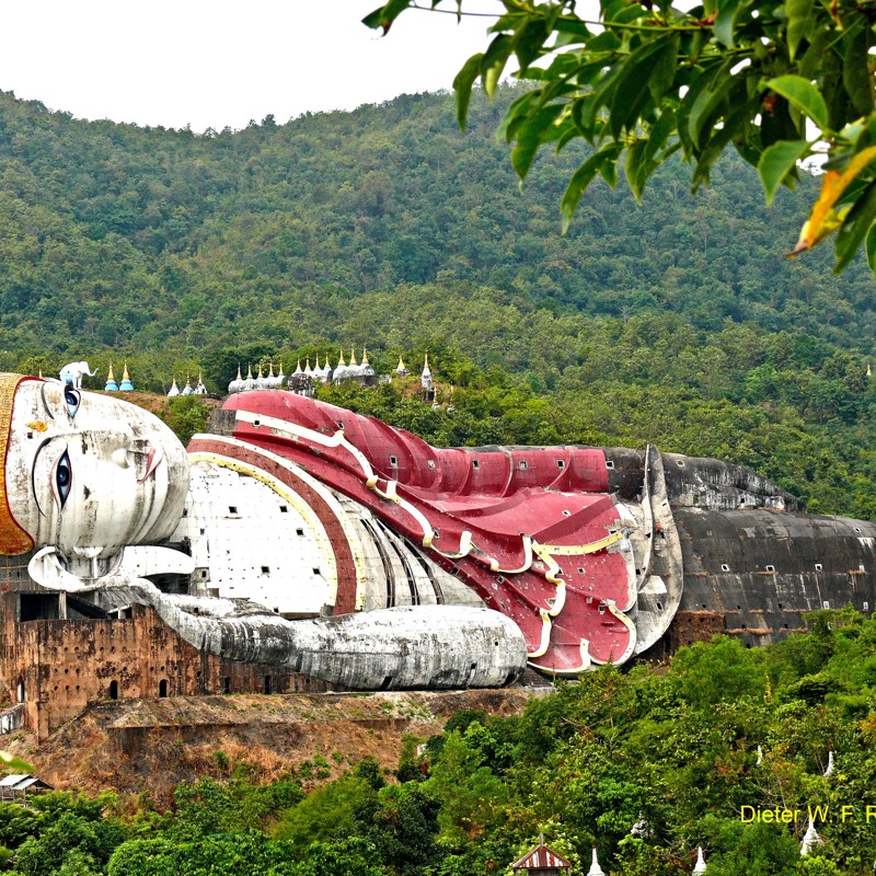 Reclining_buddha,_Mawlaymine
