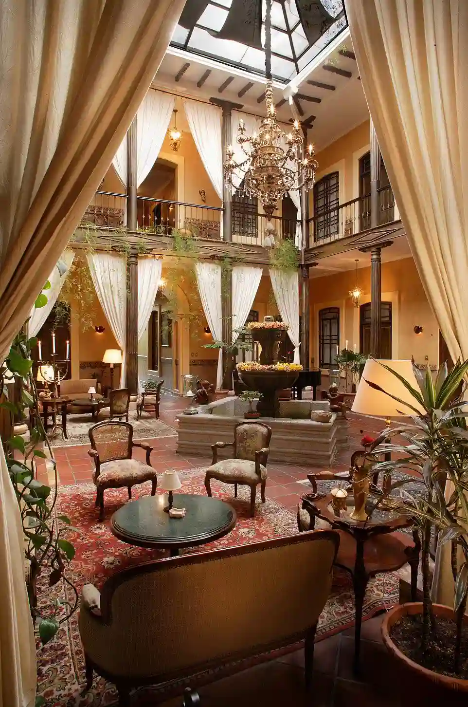 Hotel-Boutique-Mansion-Alcazar_Patio (1)