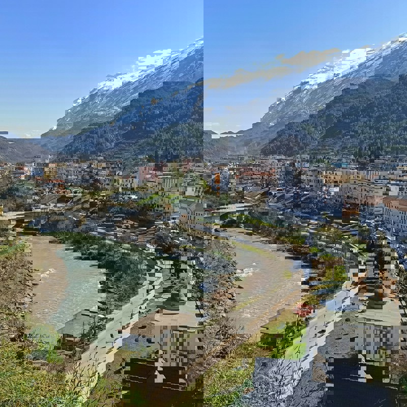 drini-teta-qM1c6rDt6fc-unsplash