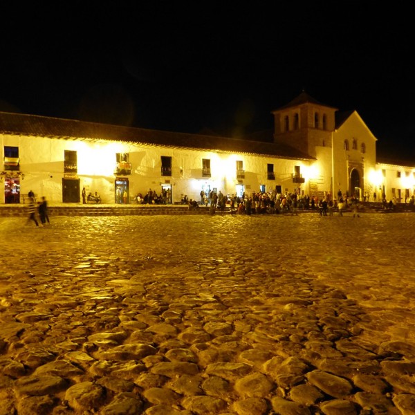 Plaza de Armas Villa de leyva natten er faldet på