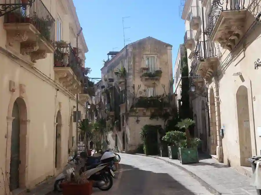 Gadebillede-fra-Siracusa