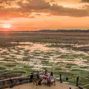 I:\AXUMIMAGES\Afrika\Zambia\Pakker\22620 - Bush & Strand i South Luangwa & Lake Malawi\Lodge sunset view