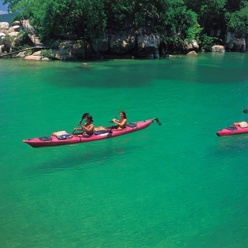 Lake Malawi, tre piger i kajak
