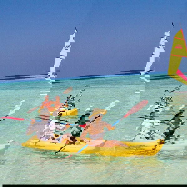 Mange vandsportsaktiviteter på Embudu Village i Maldiverne