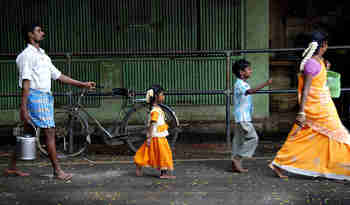 forældre og børn i old delhi eller new delhi