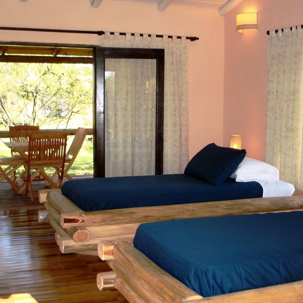 Værelse med plads til to og lækker altan