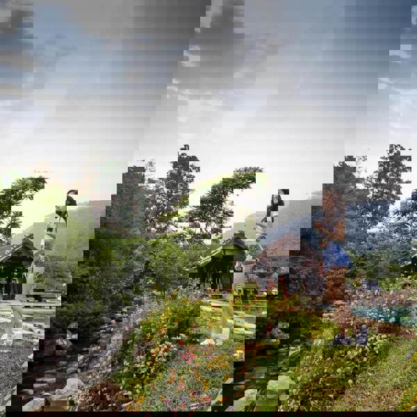 Omgivelserne er spektakulære på Namkat Yorla Pa Resort i Laos