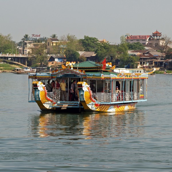 Sejltur på Parfumefloden, Hue, Vietnam