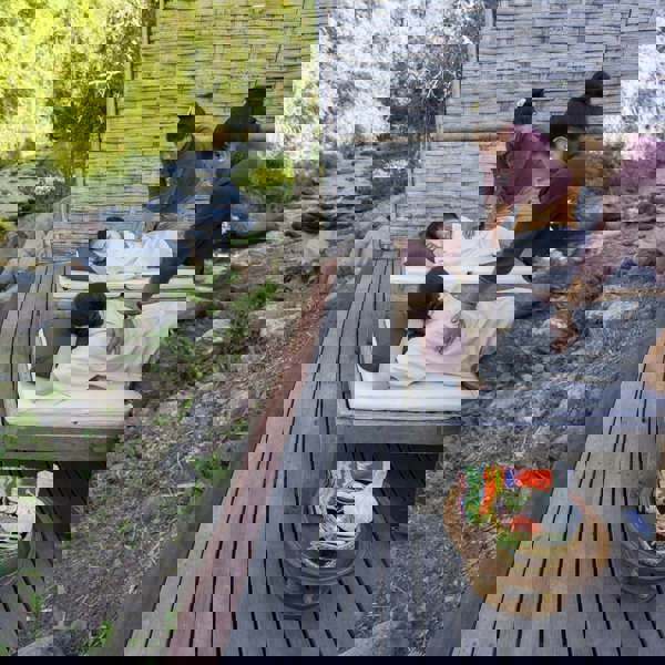 Få udendørs massage på Namkat Yorla Pa Resort i Laos