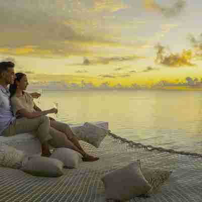 Lad romantikken blomstre i utrolige omgivelser på Pullman Muumutaa Maldiverne