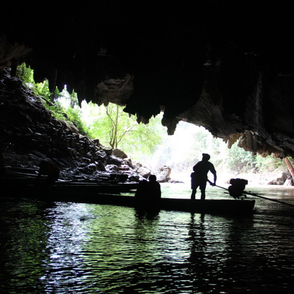 Konglor grotten tæt ved Hin Boun