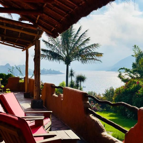 Terrasse med udsigt på Hotel Bambu ved Lake Atitlan, Guatemala