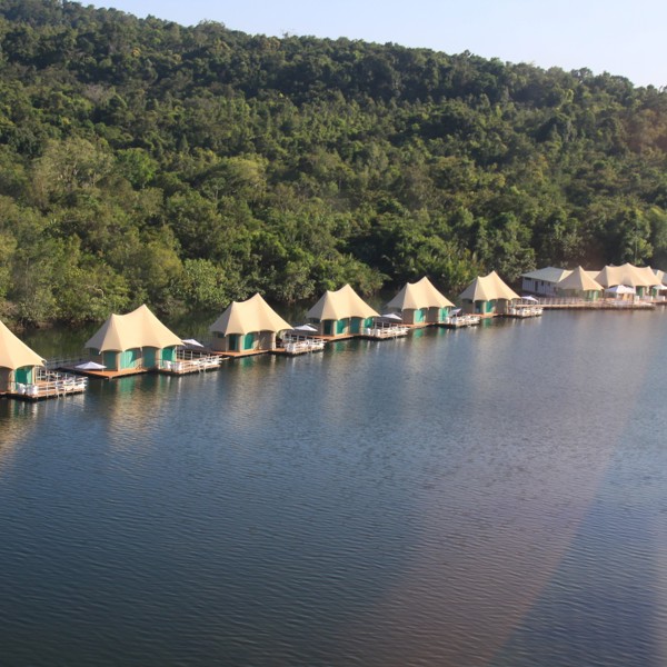 De flydende telte ligger lige op ad regnskoven, 4 Rivers Floating Lodge, Cambodia