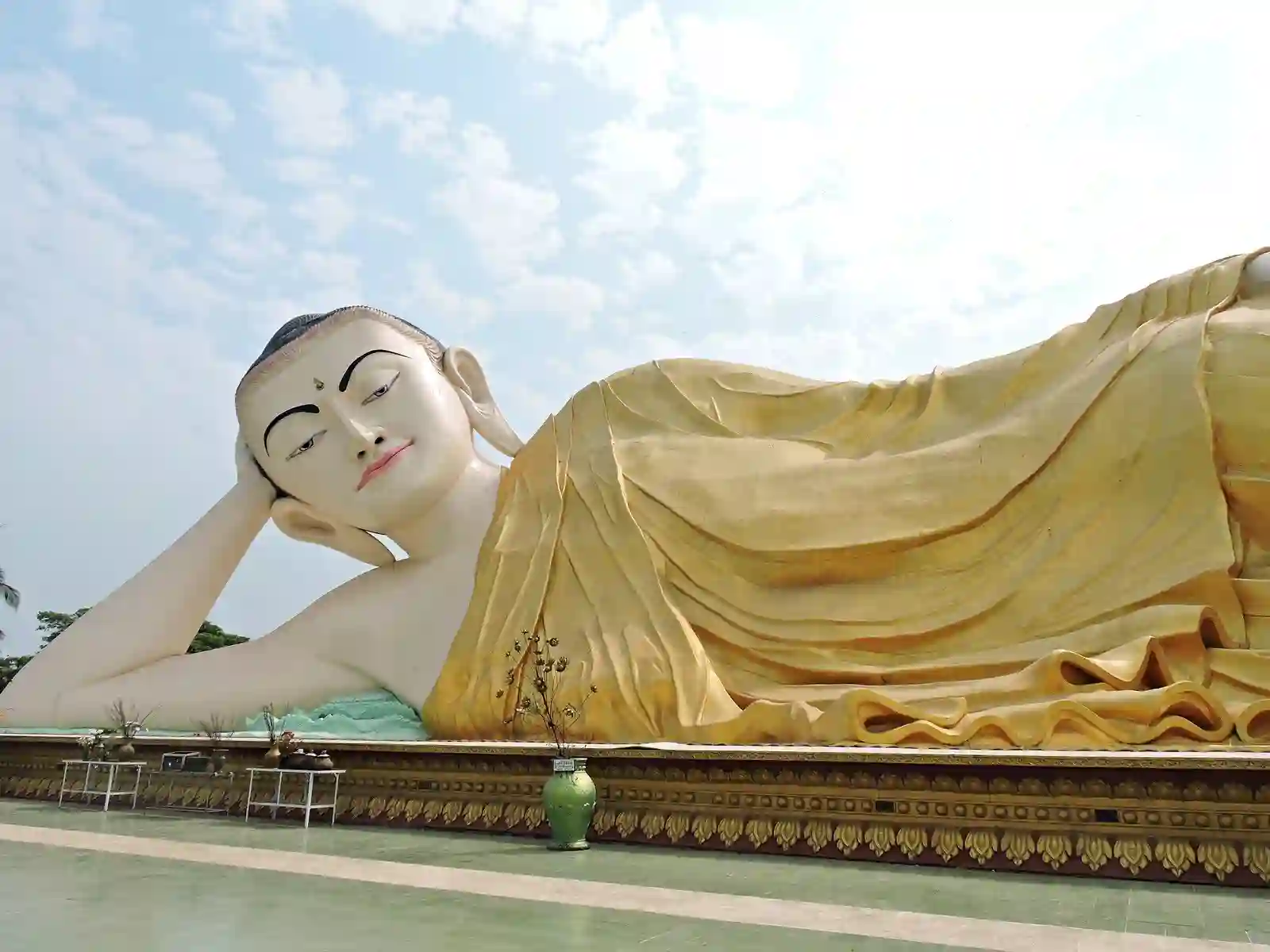 Liggende buddha i bago, Myanmar