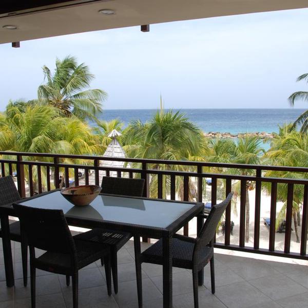 Udsigt over vandet fra altan