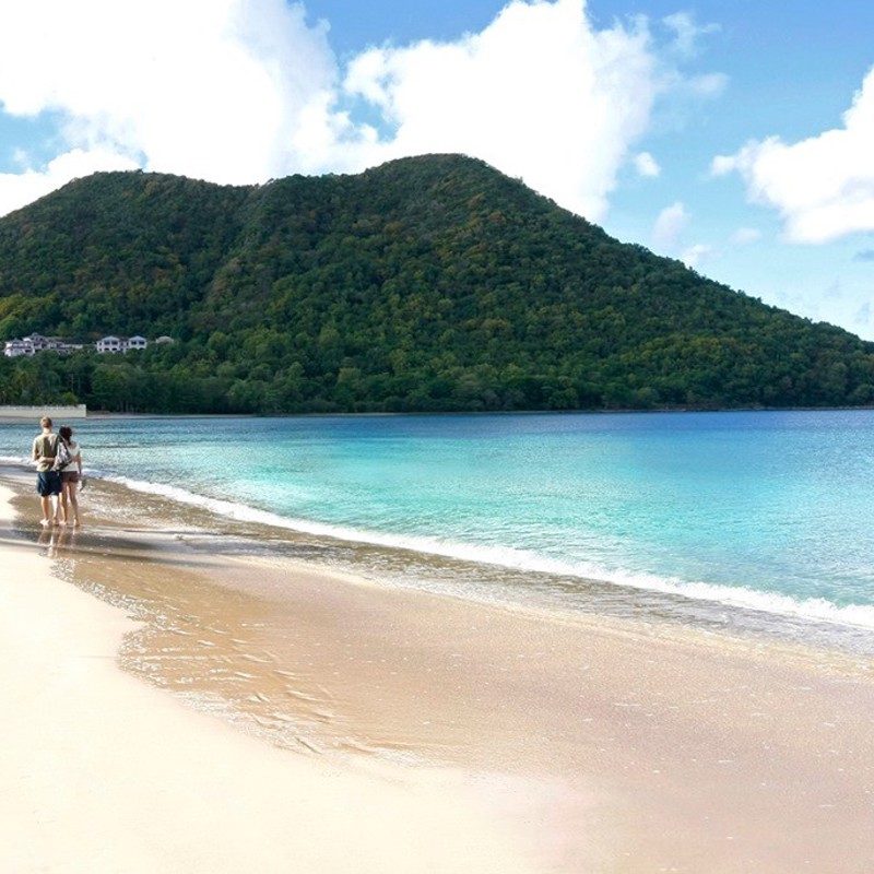 Bred, reduit beach tæt ved Gros Islet