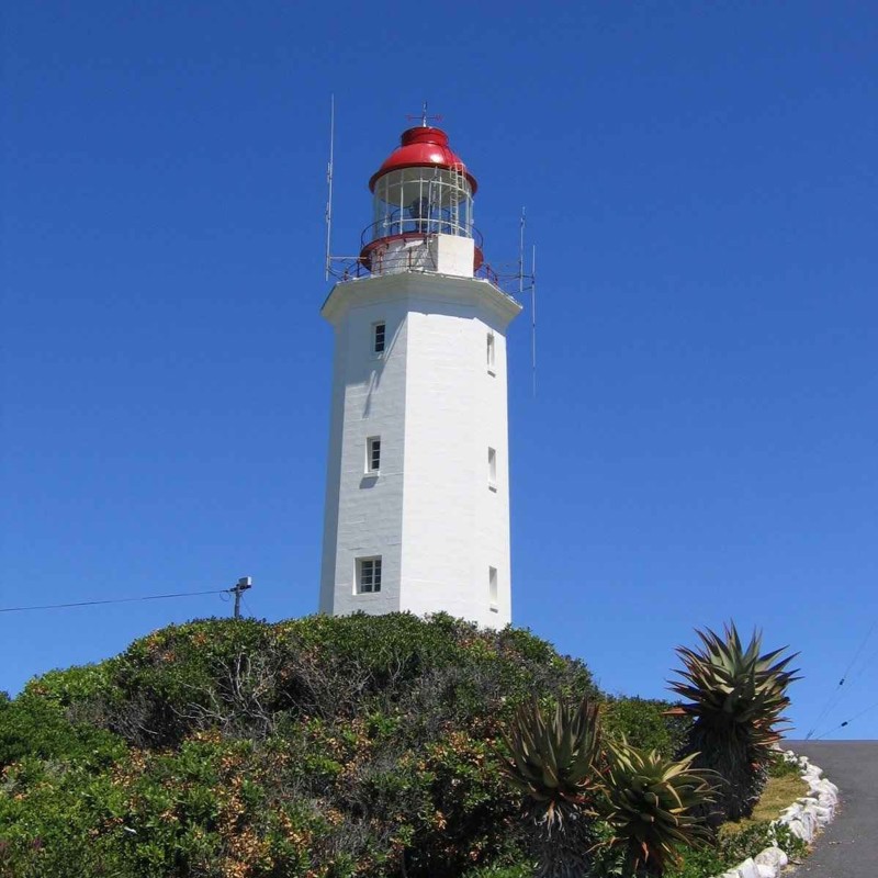 Danger_Point_lighthouse,_Gansbaai-crop