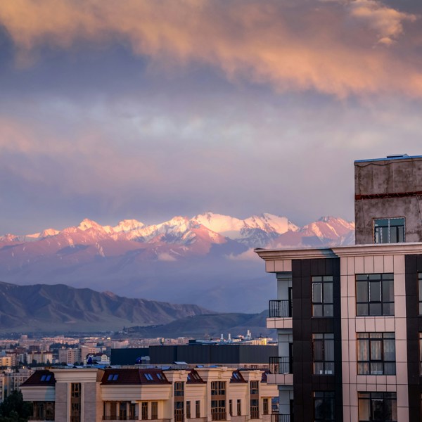 Bjerge i baggrunden af Bishkek
