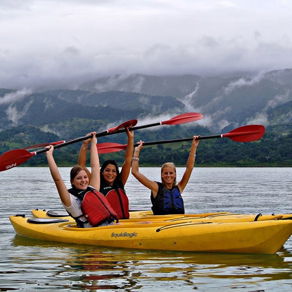 Kajak på Arenal søen