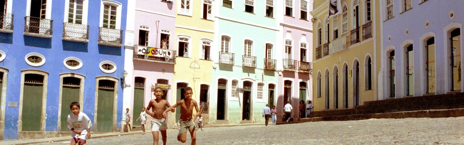 children playing on pekegrinho