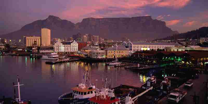 V&A Waterfront om aftenen, Cape Town, Sydafrika