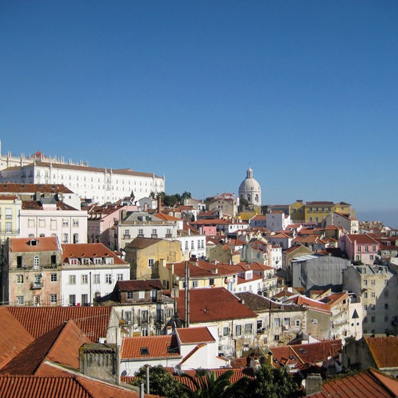 Lissabon breder sig udover bakker og skråninger