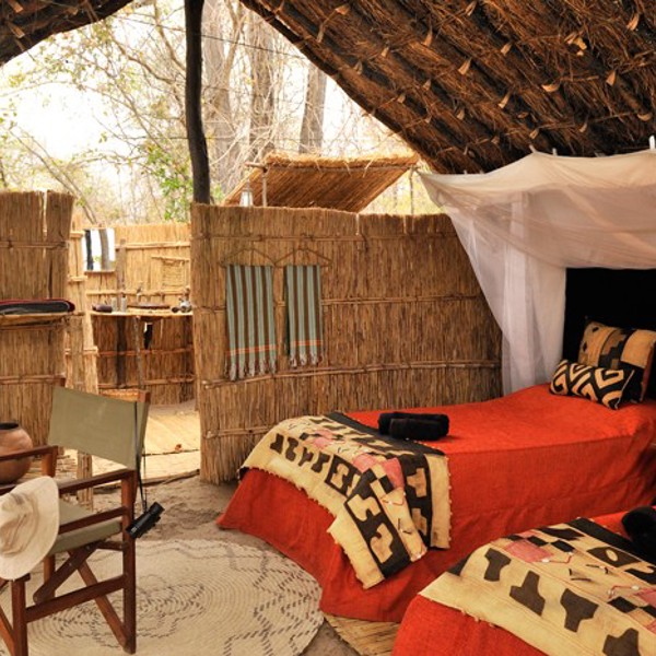 Alt er bygget i siv, Mwaleshi, Zambia