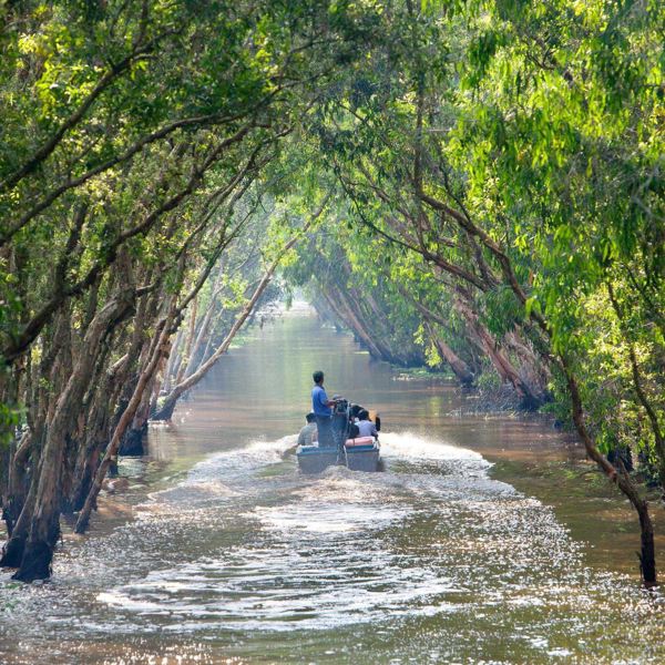 Vietnam - Rowing boat along canals